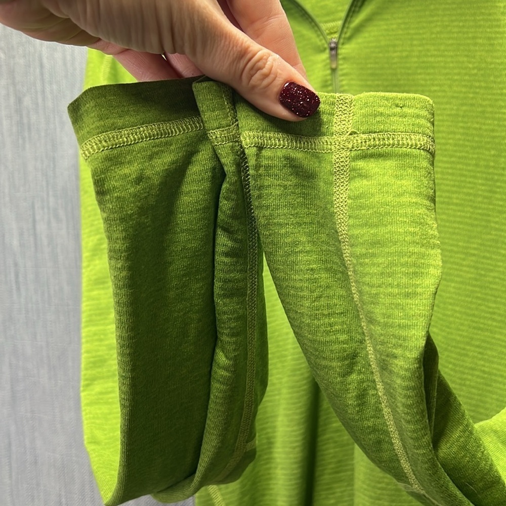 MEC green 1/4 tip long sleeve top size medium - Picture 6 of 9